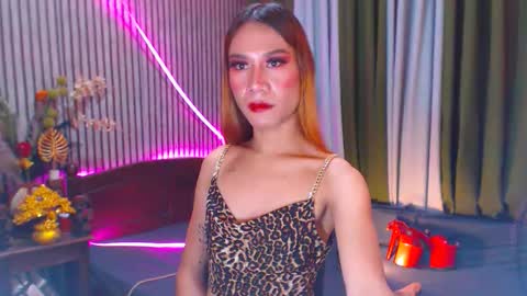 Snapshot of urexpensivejulia chatting on 03-08-26, 06:01 urexpensivejulia online show from 03-08-26, 06:01