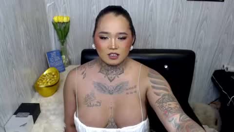 Snapshot of urfabtattooqueen chatting on 06-12-26, 06:18 Maxxie online show from 06-12-26, 06:18