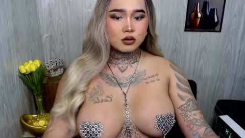 Snapshot of urfabtattooqueen chatting on 06-20-26, 01:25 Maxxie online show from 06-20-26, 01:25