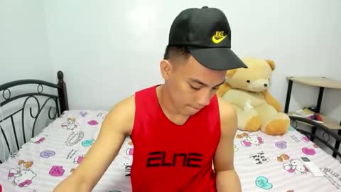 Snapshot of urfucker_vinz chatting on 02-28-26, 12:17 urfucker_vinz online show from 02-28-26, 12:17