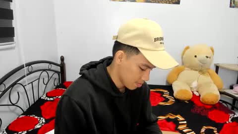 urfucker_vinz online show from 04-12-26, 01:38