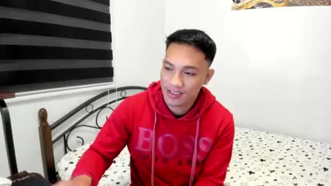 urfucker_vinz online show from 06-26-26, 12:31
