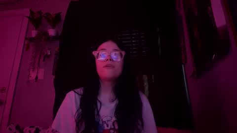 Snapshot of urfxvecouplee chatting on 10-06-25, 02:25 urfxvecouplee online show from 10-06-25, 02:25