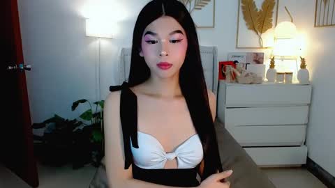 Snapshot of urfynestchina_doll chatting on 01-25-25, 09:36 Im your doll maica online show from 01-25-25, 09:36