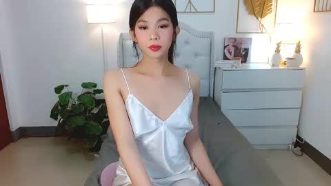Snapshot of urfynestchina_doll chatting on 02-18-25, 11:33 Im your doll maica online show from 02-18-25, 11:33