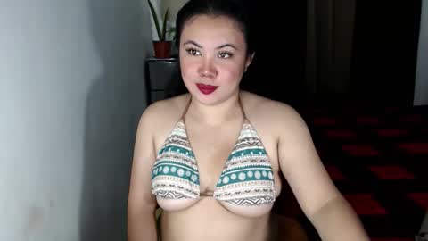 Snapshot of urgirl_elisse chatting on 12-02-25, 09:58 ELISSE online show from 12-02-25, 09:58