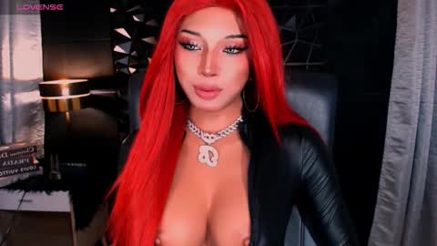 Snapshot of urgoddess_bella chatting on 10-13-25, 10:37 My bella 3 online show from 10-13-25, 10:37