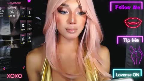 Snapshot of urgoddess_bella chatting on 10-22-25, 03:12 My bella 3 online show from 10-22-25, 03:12