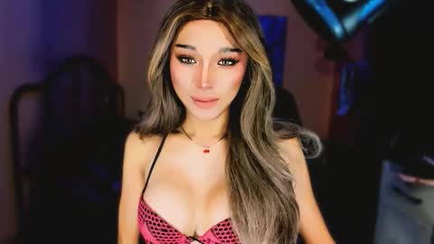 Snapshot of urgoddess_bella chatting on 01-31-26, 09:24 My bella 3 online show from 01-31-26, 09:24