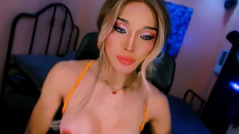 Snapshot of urgoddess_bella chatting on 02-24-26, 12:52 My bella 3 online show from 02-24-26, 12:52