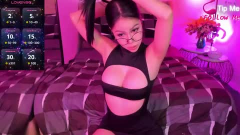 Snapshot of urgoddessofsex chatting on 01-03-25, 04:22 angela online show from 01-03-25, 04:22