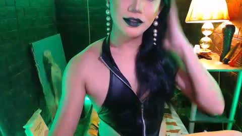 Snapshot of urhardcockqueenxxx chatting on 10-13-25, 08:42 queen norelle online show from 10-13-25, 08:42
