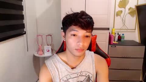 Snapshot of urhotethanxx chatting on 03-01-26, 04:09 Ethan online show from 03-01-26, 04:09