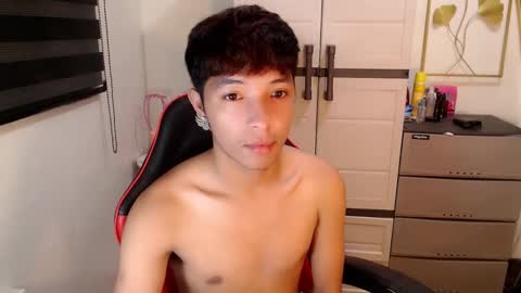 Snapshot of urhotethanxx chatting on 03-03-26, 11:16 Ethan online show from 03-03-26, 11:16