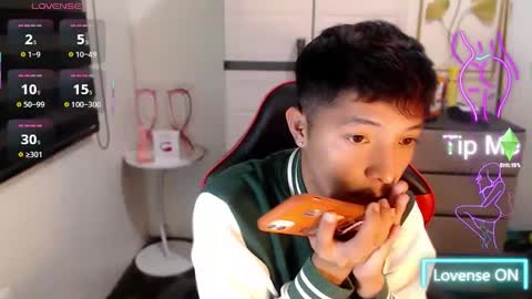 Snapshot of urhotethanxx chatting on 03-15-26, 05:41 Ethan online show from 03-15-26, 05:41