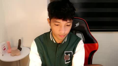 Ethan online show from 05-26-26, 01:23