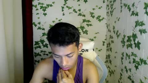 Snapshot of urhotfuckingass chatting on 01-04-25, 11:38 richard online show from 01-04-25, 11:38