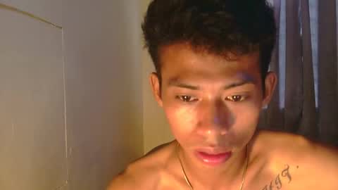 Snapshot of urhotfuckingass chatting on 10-12-25, 11:48 richard online show from 10-12-25, 11:48
