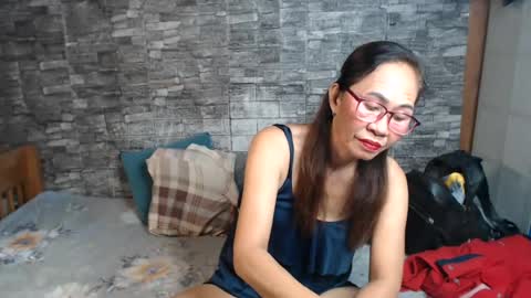 urhotvivian11 online show from 07-13-26, 01:19