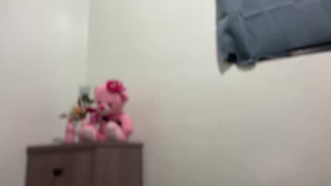 Snapshot of urkatiecookie chatting on 06-22-26, 03:25 Amira online show from 06-22-26, 03:25