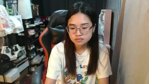 urlovelychinita online show from 10-10-25, 07:46