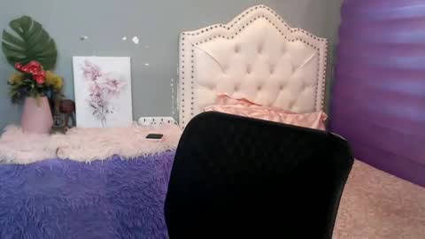 Snapshot of urlovelypinayxxx chatting on 06-09-26, 01:06 MIYA online show from 06-09-26, 01:06