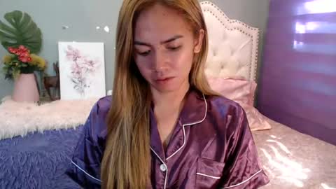 Snapshot of urlovelypinayxxx chatting on 06-19-26, 05:34 MIYA online show from 06-19-26, 05:34