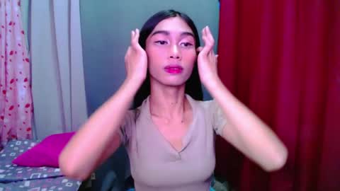 urloverjasmine_xx online show from 07-21-26, 08:16