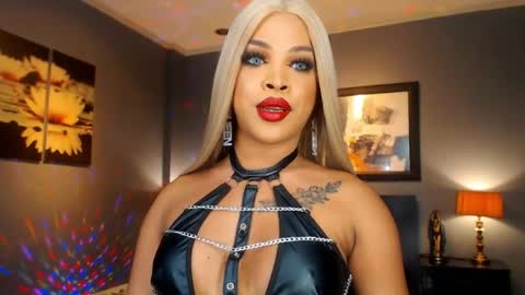 Snapshot of urmajestytyra chatting on 05-14-26, 12:50 UrMajestyTyra online show from 05-14-26, 12:50
