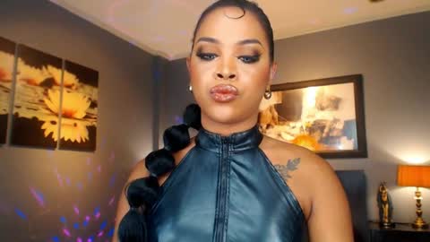 Snapshot of urmajestytyra chatting on 05-25-26, 12:49 UrMajestyTyra online show from 05-25-26, 12:49