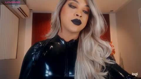 Snapshot of urmajestytyra chatting on 06-12-26, 05:12 UrMajestyTyra online show from 06-12-26, 05:12