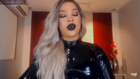 Snapshot of urmajestytyra chatting on 06-13-26, 05:33 UrMajestyTyra online show from 06-13-26, 05:33