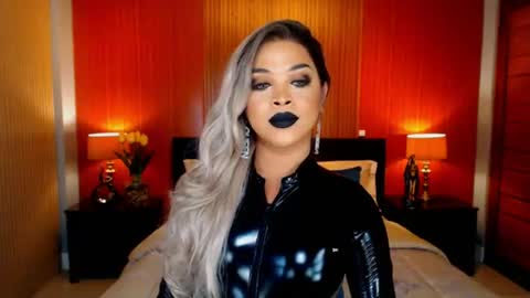 Snapshot of urmajestytyra chatting on 06-17-26, 01:41 UrMajestyTyra online show from 06-17-26, 01:41