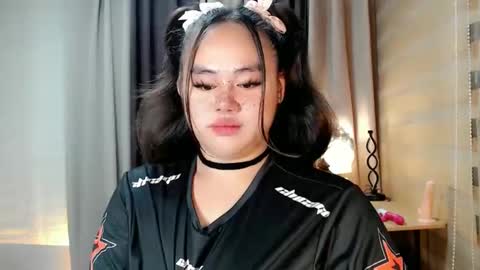 Snapshot of urnaughty_ceciliaxxx chatting on 10-18-25, 02:29 cecilia online show from 10-18-25, 02:29
