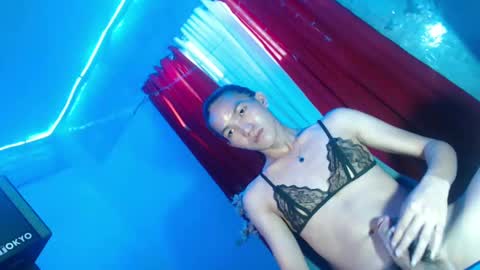 Snapshot of urnaughty_kim chatting on 03-10-25, 07:53 Kim online show from 03-10-25, 07:53