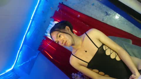 Snapshot of urnaughty_kim chatting on 03-11-25, 05:49 Kim online show from 03-11-25, 05:49