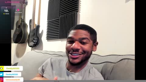 Snapshot of urnewdaddy90 chatting on 01-06-25, 08:03 Big Daddy online show from 01-06-25, 08:03