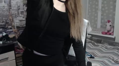 Mary online show from 04-28-26, 07:19