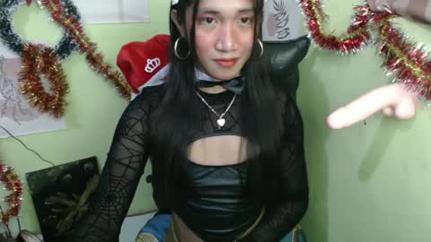 Snapshot of urprincessamara69 chatting on 12-15-24, 03:53 Amara online show from 12-15-24, 03:53
