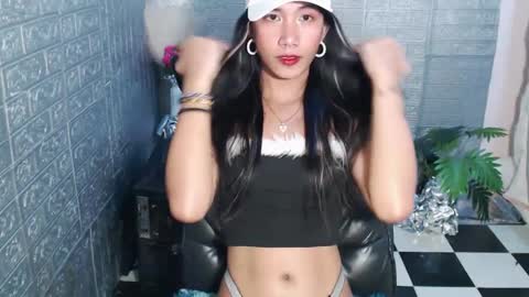 Snapshot of urprincessamara69 chatting on 03-10-25, 10:15 Amara online show from 03-10-25, 10:15