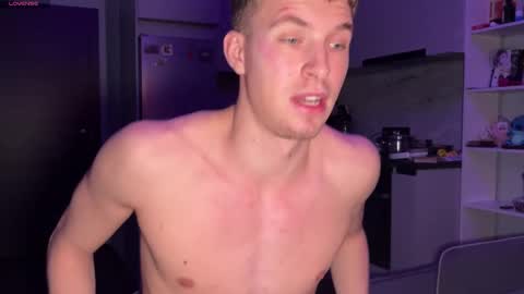 Snapshot of ursaotome chatting on 10-25-25, 01:18 ursaotome online show from 10-25-25, 01:18