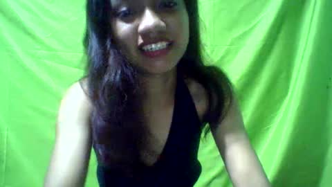 Snapshot of ursexydoll18 chatting on 01-11-25, 12:07 Darlyn room online show from 01-11-25, 12:07