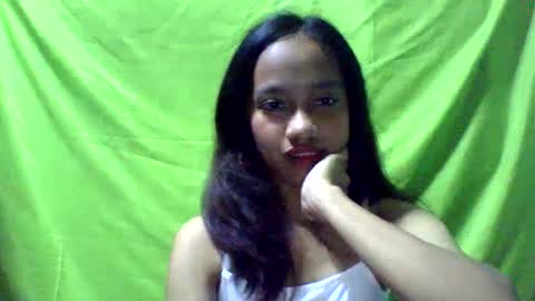 Snapshot of ursexydoll18 chatting on 01-13-25, 07:00 Darlyn room online show from 01-13-25, 07:00