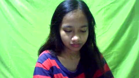 Snapshot of ursexydoll18 chatting on 01-14-25, 12:43 Darlyn room online show from 01-14-25, 12:43