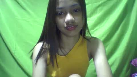 Snapshot of ursexydoll18 chatting on 01-17-25, 09:50 Darlyn room online show from 01-17-25, 09:50