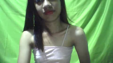 Snapshot of ursexydoll18 chatting on 01-21-25, 10:19 Darlyn room online show from 01-21-25, 10:19