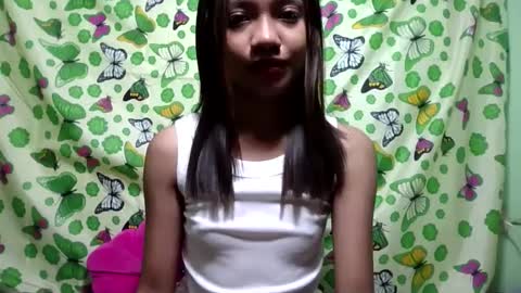 Snapshot of ursexydoll18 chatting on 02-27-25, 02:21 Darlyn room online show from 02-27-25, 02:21