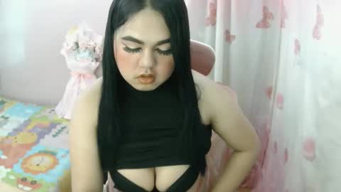 maxie online show from 11-18-25, 05:56
