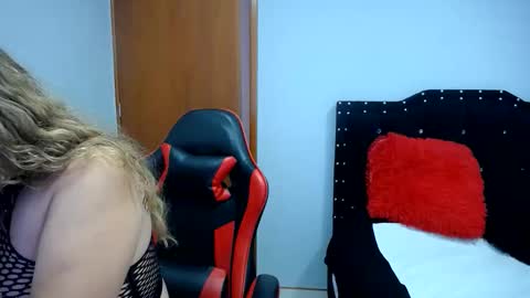 Snapshot of ursulawhite69 chatting on 06-11-26, 03:32 Eveling Blanco online show from 06-11-26, 03:32