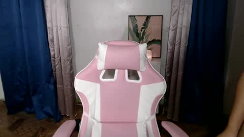 Snapshot of ursweet_zeviixx chatting on 01-28-25, 12:15 ursweet_zeviixx online show from 01-28-25, 12:15